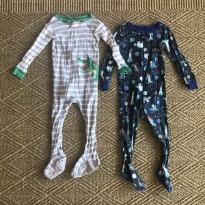 Set of 2 footed pajamas. Carter's & Children's 18